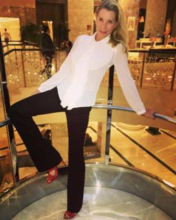 Giulia Siegel feet photo thumbnail