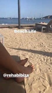 Giulia Siegel feet photo thumbnail