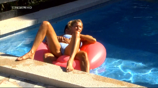 Giulia Siegel feet photo thumbnail