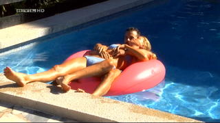 Giulia Siegel feet photo thumbnail