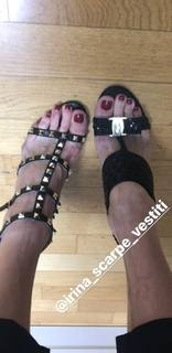 Giulia Siegel feet photo thumbnail