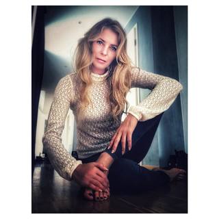 Giulia Siegel feet photo thumbnail