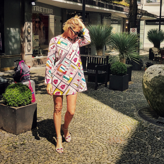 Giulia Siegel feet photo thumbnail