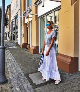 Giulia Siegel feet photo thumbnail