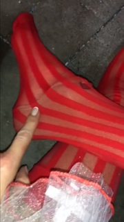 Giulia Siegel feet photo thumbnail