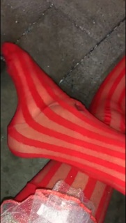 Giulia Siegel feet photo thumbnail