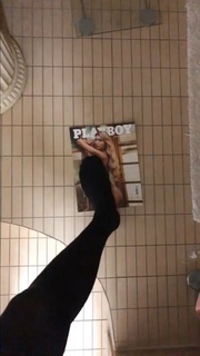 Giulia Siegel feet photo thumbnail