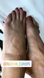 Giulia Siegel feet photo thumbnail