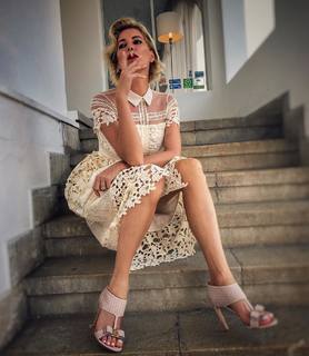 Giulia Siegel feet photo thumbnail