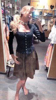 Giulia Siegel feet photo thumbnail