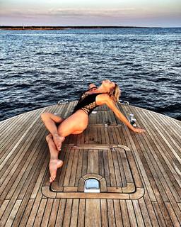 Giulia Siegel feet photo thumbnail