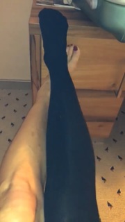 Giulia Siegel feet photo thumbnail