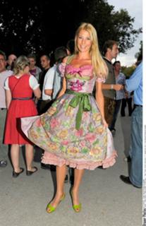 Giulia Siegel feet photo thumbnail