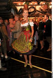 Giulia Siegel feet photo thumbnail