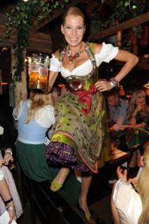 Giulia Siegel feet photo thumbnail