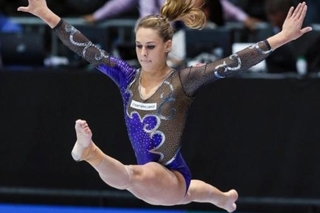 Giulia Steingruber feet photo 6