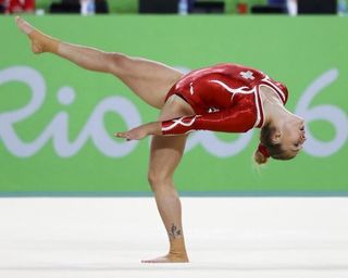 Giulia Steingruber feet photo 18