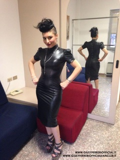 Giusy Ferreri feet photo 11