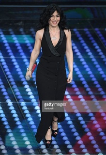 Giusy Ferreri feet photo 19