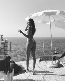 Gizele Oliveira feet photo 18