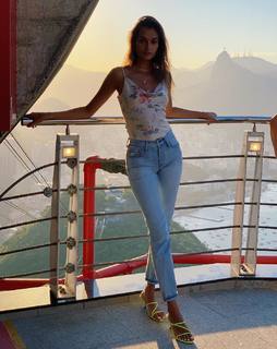 Gizele Oliveira feet photo 4