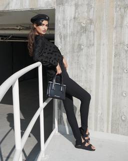 Gizele Oliveira feet photo 3