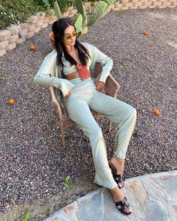 Gizele Oliveira feet photo 3