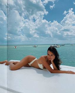 Gizele Oliveira feet photo 4