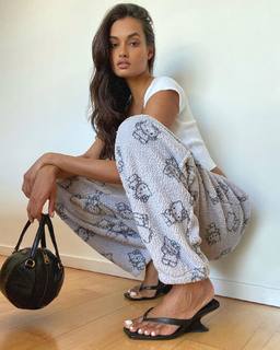 Gizele Oliveira feet photo 2