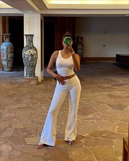 Gizele Oliveira feet photo 4