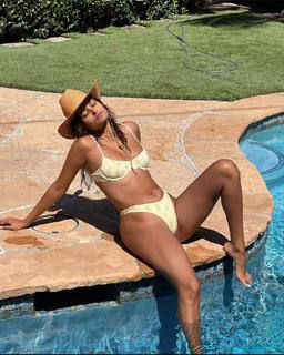 Gizele Oliveira feet photo 15