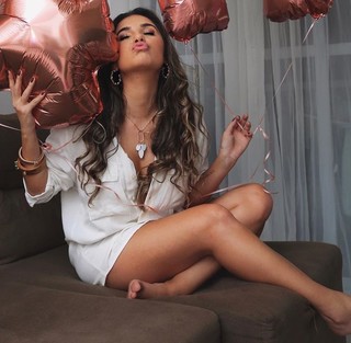 Gizelly Bicalho feet photo 4