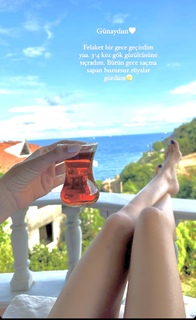 Gizem Akdag feet photo 1