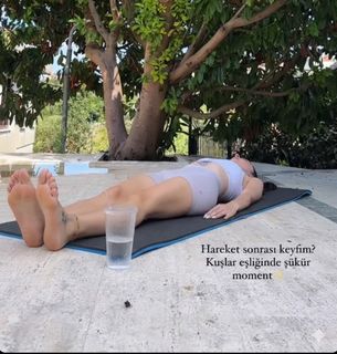 Gizem Akdag feet photo 9