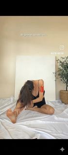 Gizem Akdag feet photo 8