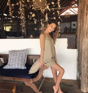Gizem Emre feet photo 8