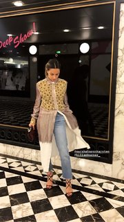 Gizem Emre feet photo 2