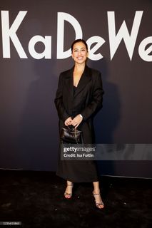 Gizem Emre feet photo 3