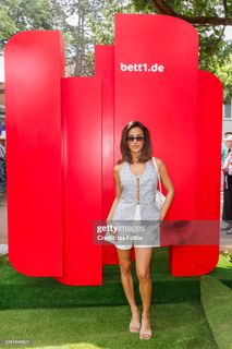 Gizem Emre feet photo 13