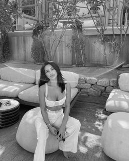 Gizem Emre feet photo 4