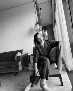 Gizem Güven feet photo 13