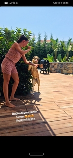 Gizem Karaca feet photo thumbnail