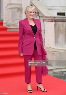 Glenn Close feet photo thumbnail