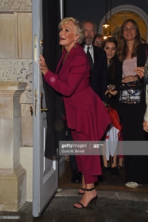 Glenn Close feet photo thumbnail