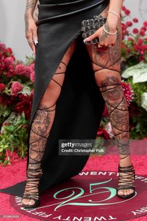 GloRilla feet photo thumbnail