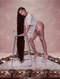 GloRilla feet photo thumbnail