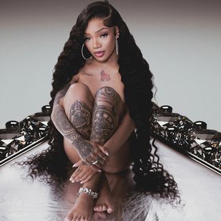 GloRilla feet photo thumbnail