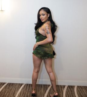 GloRilla feet photo thumbnail