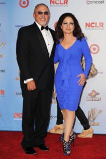 Gloria Estefan feet photo thumbnail