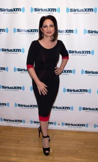 Gloria Estefan feet photo thumbnail
